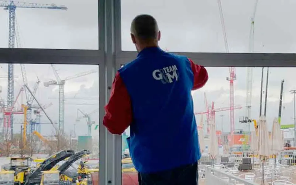 Fensterreinigung auf der bauma 2016