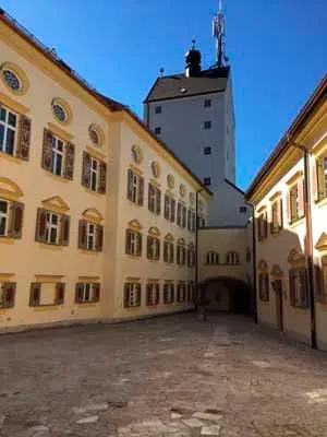 Innenhofansicht von Schloss Hohenaschau