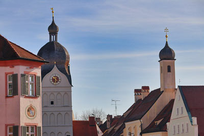 Bereits seit vielen Jahren sind wir ein verlässlicher Partner im Bereich Gebäudereinigung für namhafte Unternehmen in und um Erding Ansicht von Erding